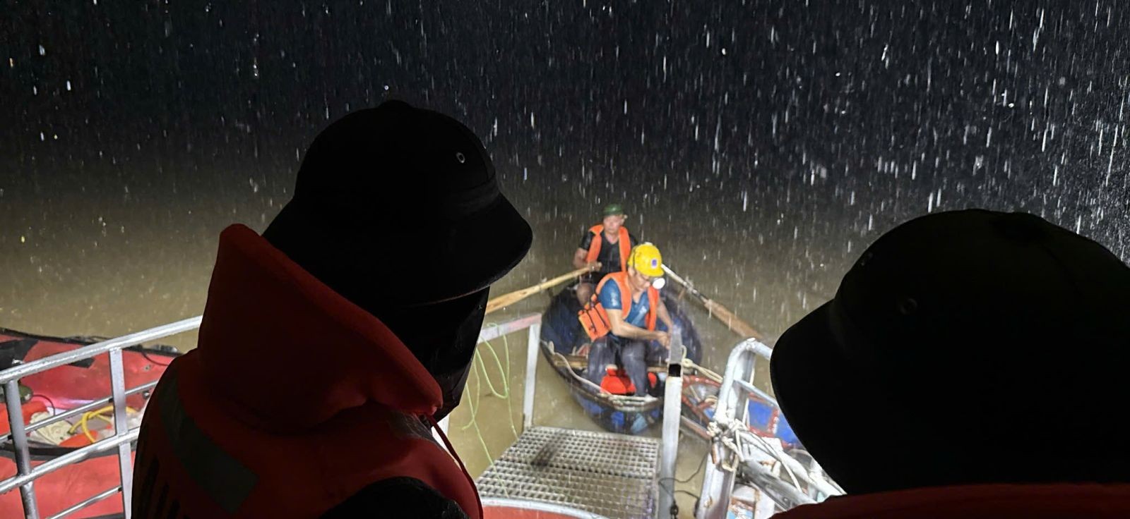 Tìm thấy thi thể người đàn ông đuối nước tại hồ Yên Mỹ