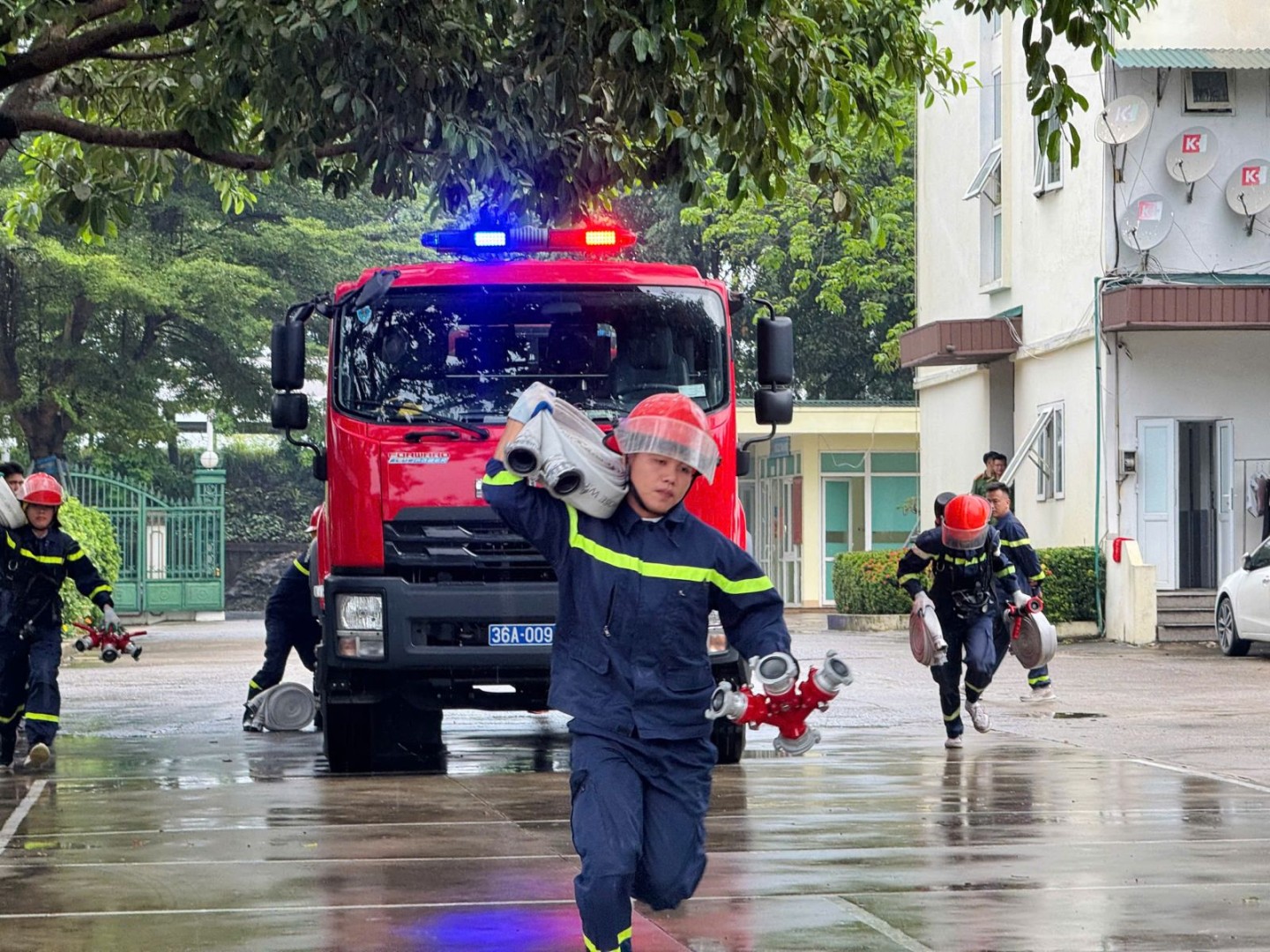 Công an tỉnh Thanh Hóa tổ chức kiểm tra định kỳ huấn luyện nghiệp vụ chữa cháy và CNCH 6 tháng cuối năm 2025