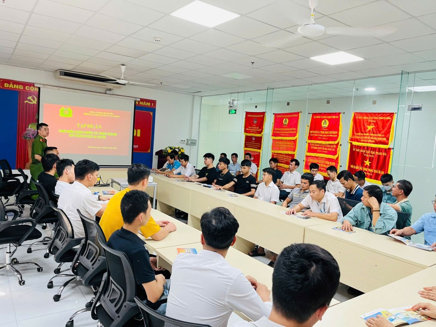 Thực tập phương án chữa cháy tại Chi nhánh Tổng công ty May 10 – Xí nghiệp may Bỉm Sơn